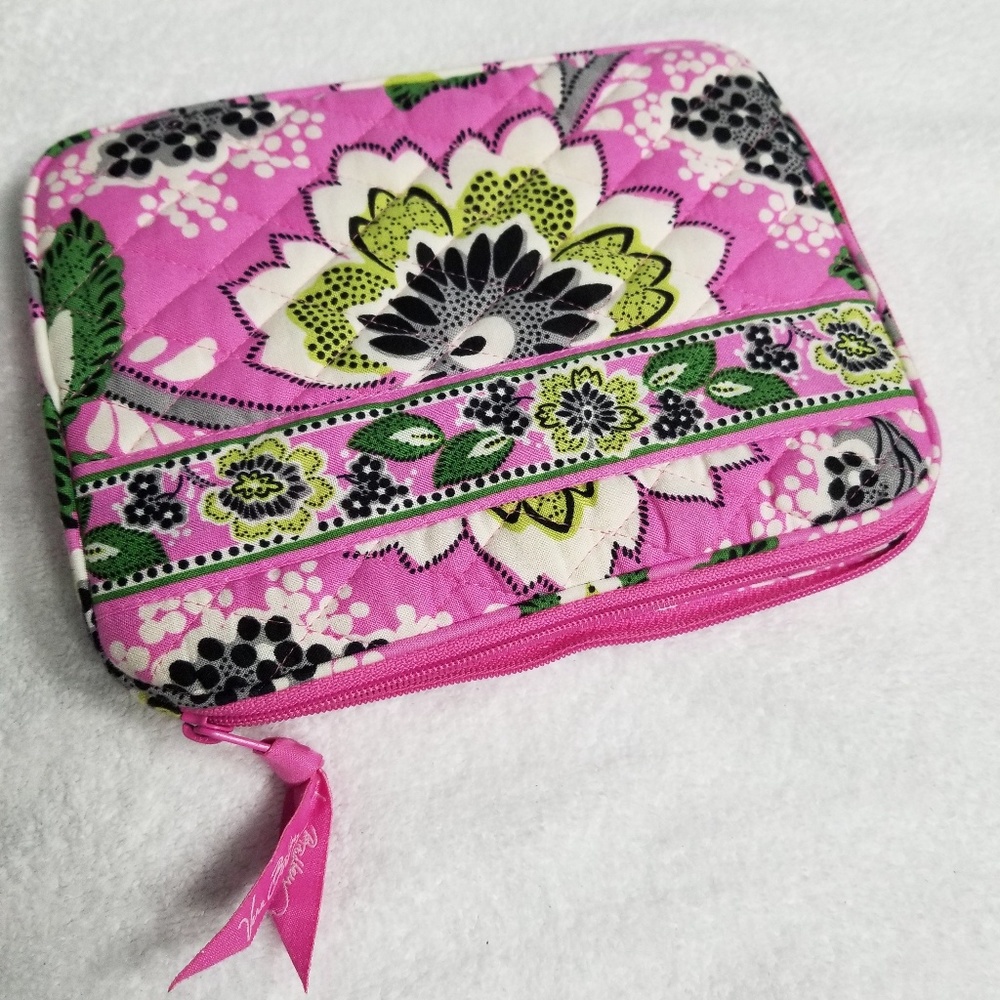 Pristine Vera Bradley Priscilla Pink tablet case - Picture 4 of 4